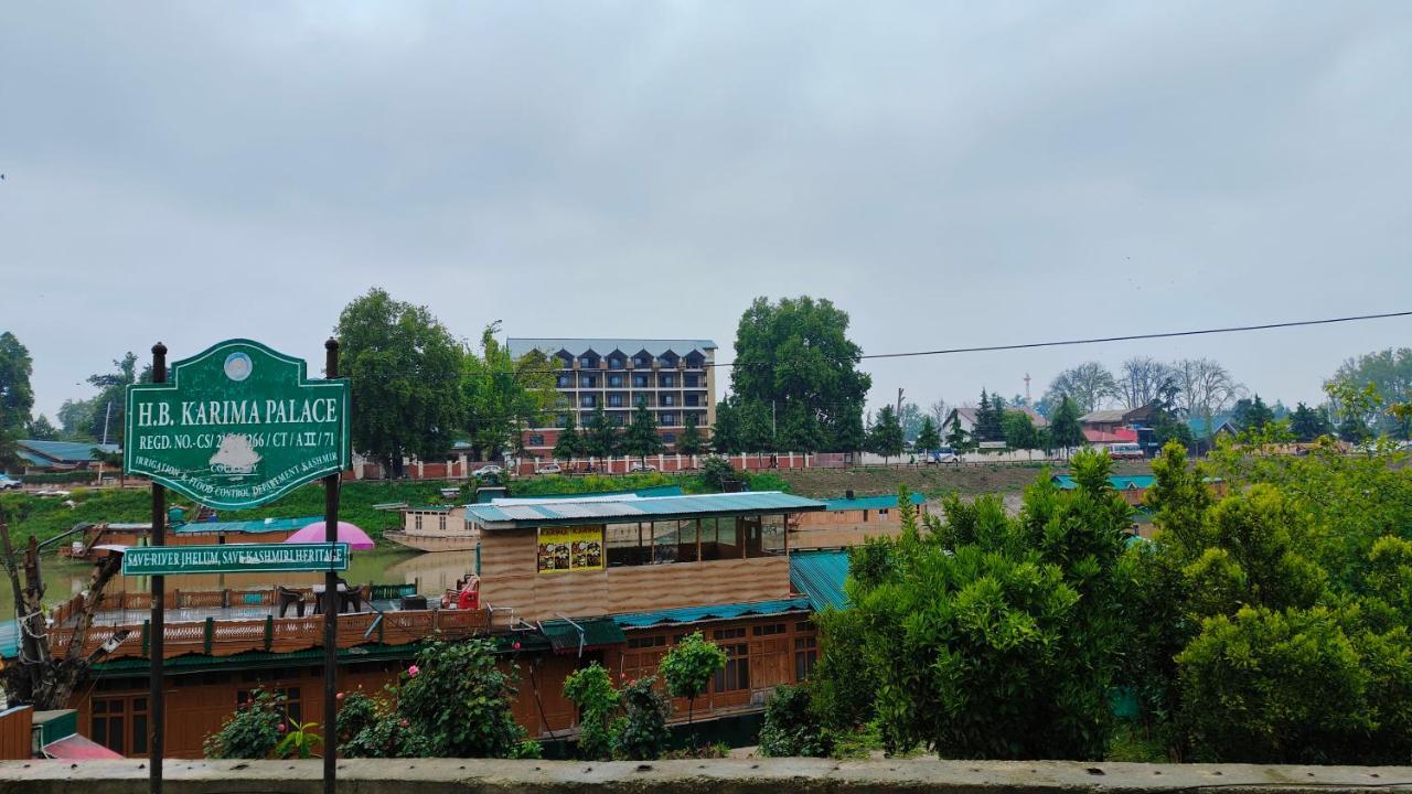 Wood Cock Hotel Srinagar  Exterior photo